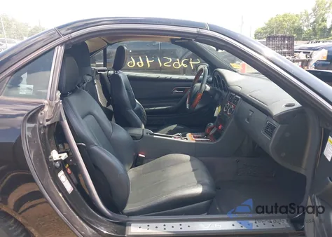 2001 Mercedes-Benz Slk 320 z USA, uszkodzony, nr VIN WDBKK65F91F183589